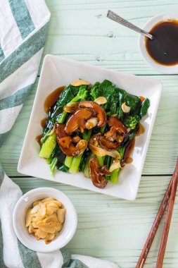 İstiridye soslu kızarmış Hong Kong Kale heyecan