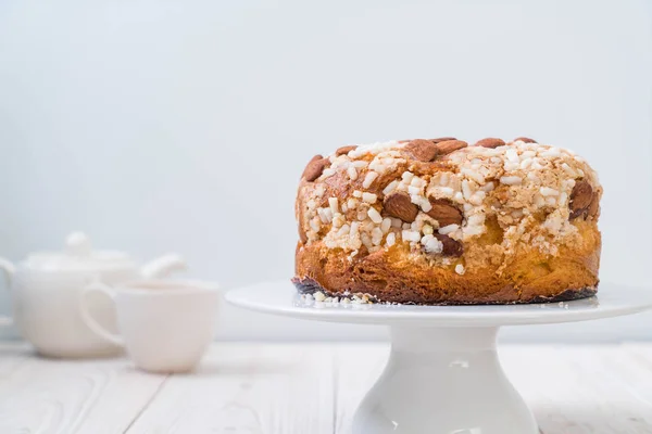 Raisin bread cake with almond — Stock Photo, Image