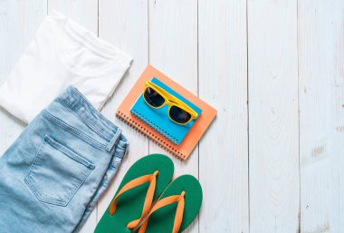 Gezgin, yaz tatili erkekler rahat kıyafetler