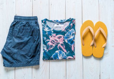 Gezgin, yaz tatili erkekler rahat kıyafetler