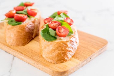 roka ve domates ekmek 