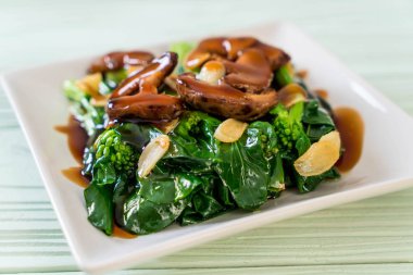 İstiridye soslu kızarmış Hong Kong Kale heyecan