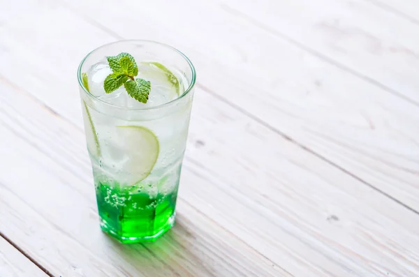 Soda de maçã verde — Fotografia de Stock