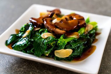 İstiridye soslu kızarmış Hong Kong Kale heyecan