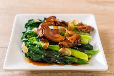 İstiridye soslu kızarmış Hong Kong Kale heyecan