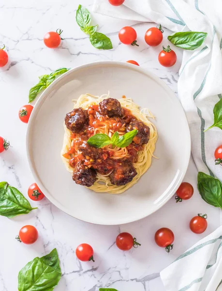 Espaguetis con albóndigas — Foto de Stock