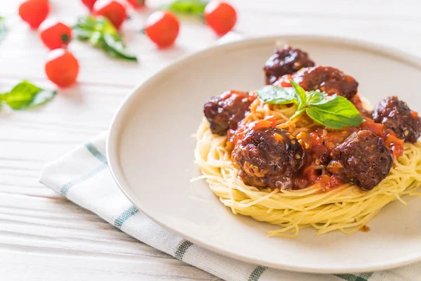 Espaguetis con albóndigas — Foto de Stock