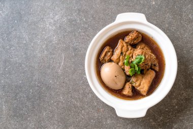 soya peyniri ile tatlı sos haşlanmış yumurta