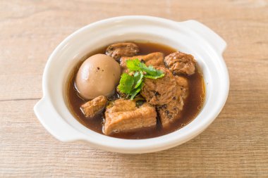 soya peyniri ile tatlı sos haşlanmış yumurta