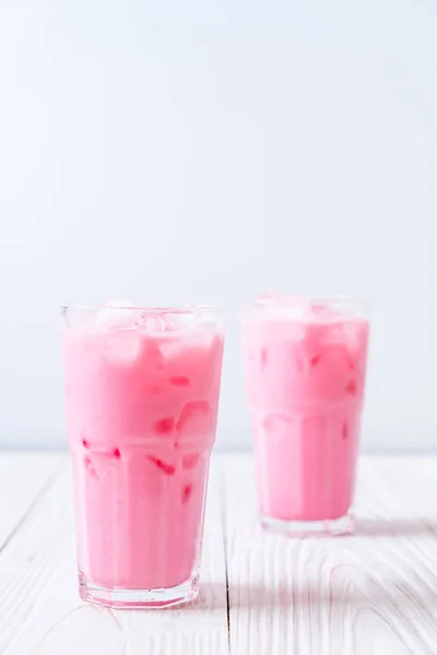 Batido de morango rosa — Fotografia de Stock