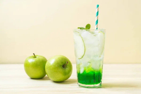 Soda de manzana verde — Foto de Stock