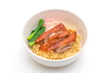 Kızarmış ördek erişte