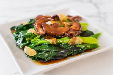 İstiridye soslu kızarmış Hong Kong Kale heyecan