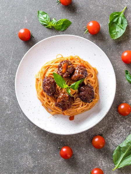 Espaguetis con albóndigas — Foto de Stock