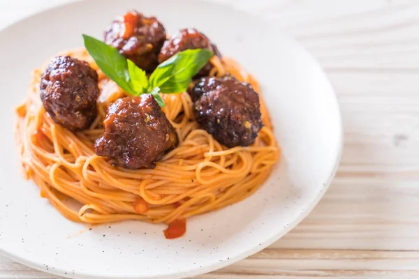 Espaguetis con albóndigas — Foto de Stock