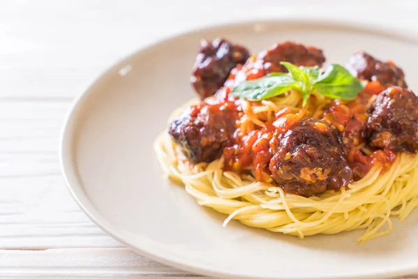 Espaguetis con albóndigas — Foto de Stock