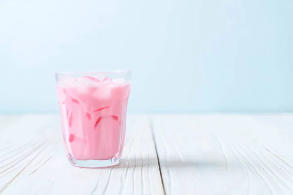 Pembe çilek milkshake — Stok fotoğraf