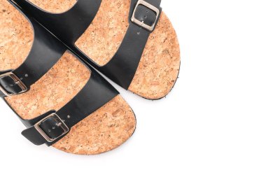 Erkek deri sandalet beyaz arka plan üzerinde