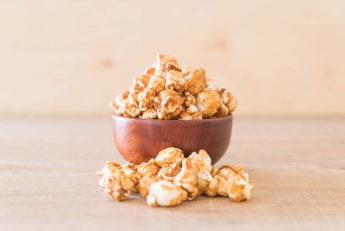 Patlamış Mısır ile karamel