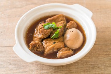 soya peyniri ile tatlı sos haşlanmış yumurta