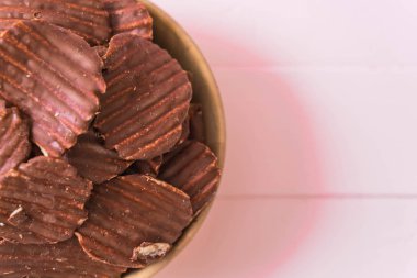 patates cipsi çikolata ile