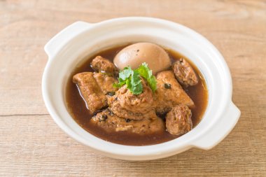 soya peyniri ile tatlı sos haşlanmış yumurta