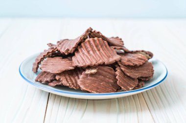 patates cipsi çikolata ile