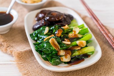 İstiridye soslu kızarmış Hong Kong Kale heyecan