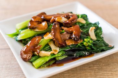 İstiridye soslu kızarmış Hong Kong Kale heyecan