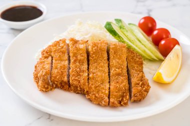 Japon derin kızarmış domuz pirzola (tonkatsu kümesi)