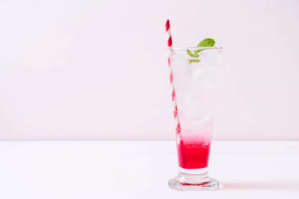 Soda aux fraises glacées — Photo