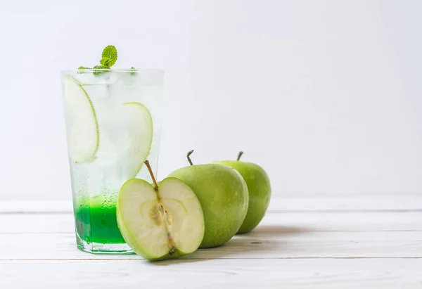 Soda de manzana verde — Foto de Stock