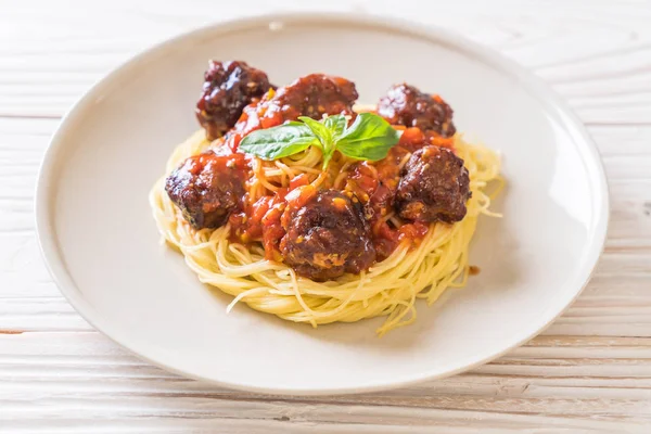 Espaguetis con albóndigas — Foto de Stock
