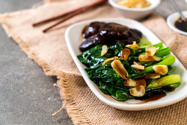 İstiridye soslu kızarmış Hong Kong Kale heyecan