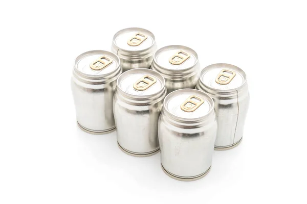 Latas de aluminio sobre fondo blanco — Foto de Stock