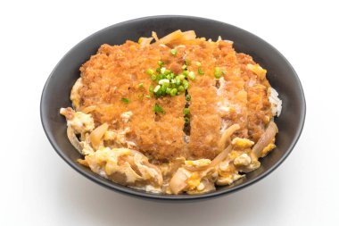 Kızarmış domuz pirzola tabağı (Katsudon)