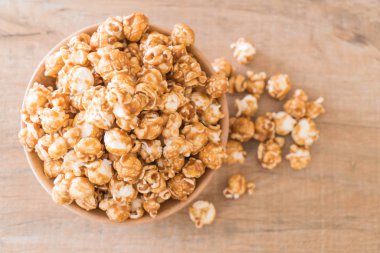 Patlamış Mısır ile karamel