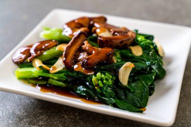 İstiridye soslu kızarmış Hong Kong Kale heyecan