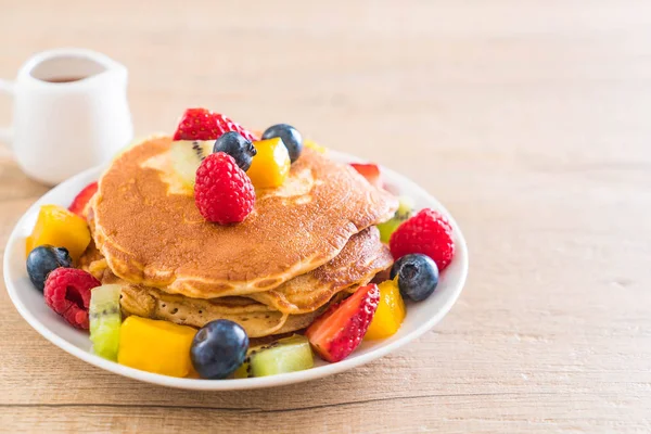 pancake with mix fruits