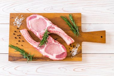 domuz pirzolası ham