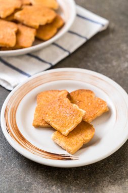 pişmiş ekmek sarımsaklı ekmek