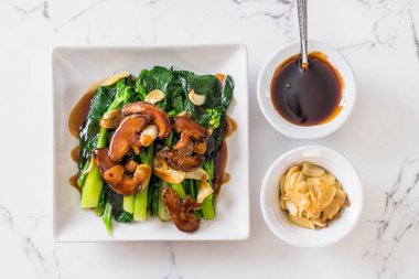 İstiridye soslu kızarmış Hong Kong Kale heyecan