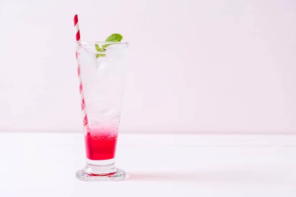 Iced aardbei soda — Stockfoto