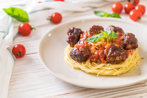 Espaguetis con albóndigas — Foto de Stock