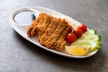 Japon derin kızarmış domuz pirzola (tonkatsu kümesi)