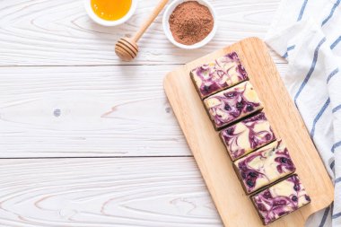 yaban mersini peynirli kek