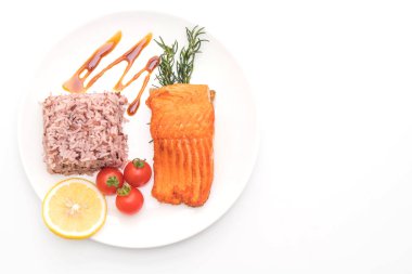 Berry pilavlı somon Steak