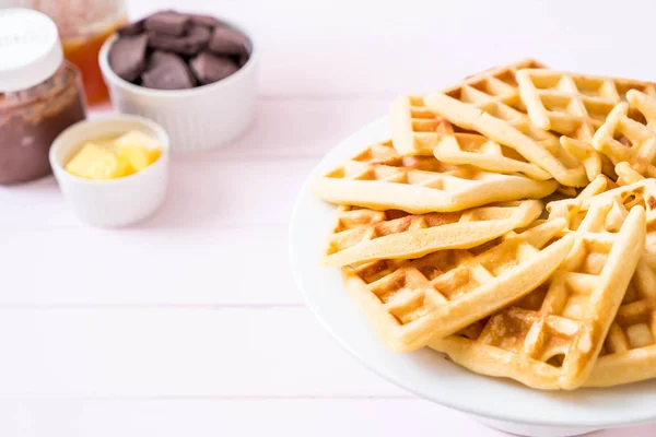 Waffle en la mesa — Foto de Stock