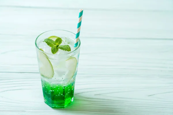 Soda de maçã verde — Fotografia de Stock