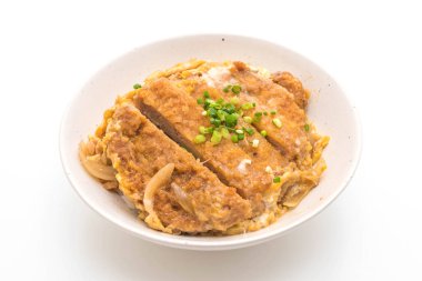 Kızarmış domuz pirzola tabağı (Katsudon)